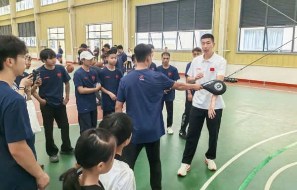 号召大家积, 享受快乐的, 心纠正和指