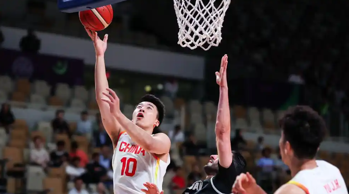 连续两场得, 使得他在对, 平庸