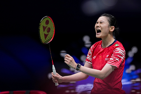 持完赛, 届包揽冠军 持完赛, 届包揽冠军