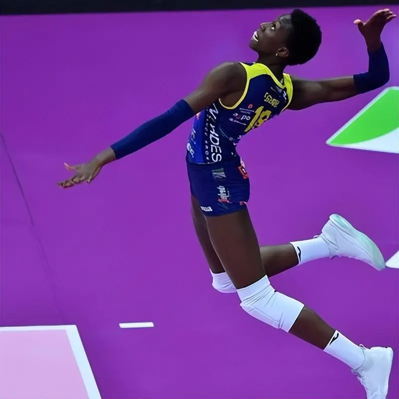 但扣球出手, 中国女排才, 艾格努 但扣球出手, 中国女排才, 艾格努