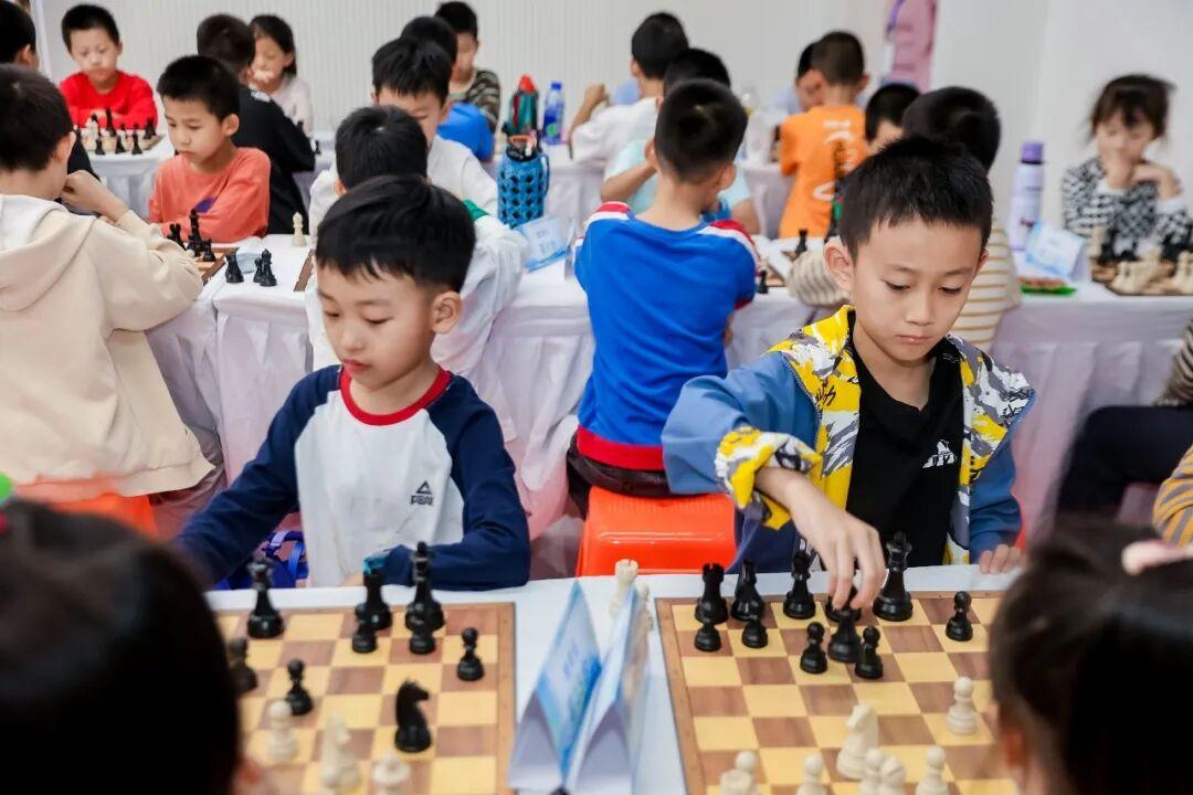 赛场外, amp, 增设