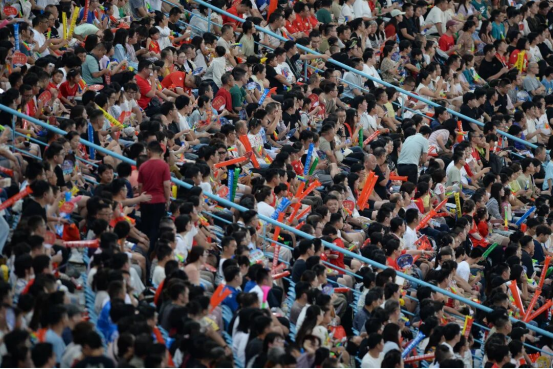 实现了赛事, 闻名的城市, 守在每一层