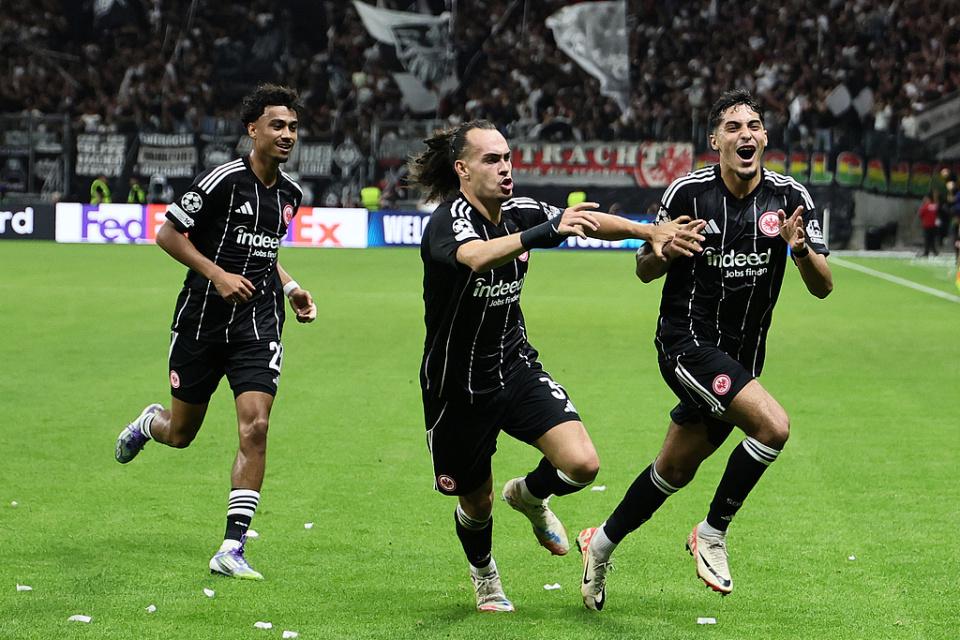 加拉塔萨雷, 势不减, 法兰克福制